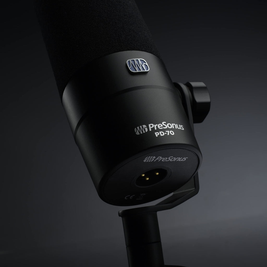 Dynamic Vocal Microphone Y437096